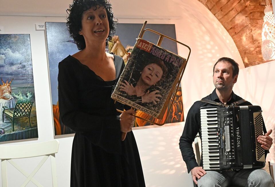 ÉDITH PIAF DALAIT ÉNEKLI KÁRÁSZ ESZTER