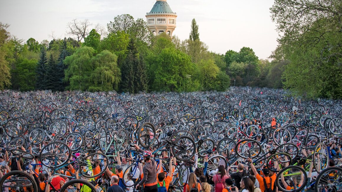 I bike Budapest bringás felvonulás a csütörtöki Intermezzoban