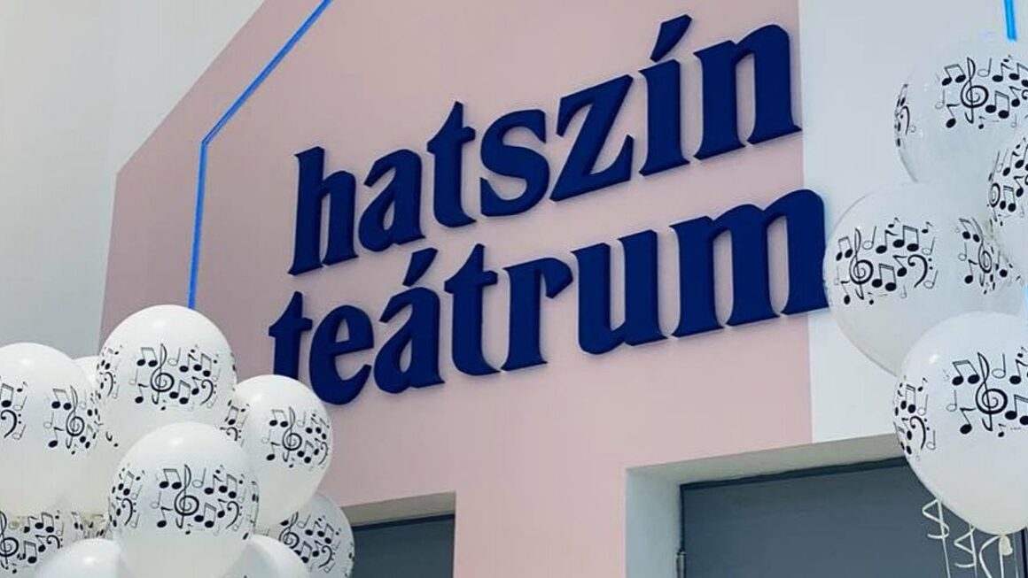 Kontraszt bemutató és VéNégy Fesztivál és Színházi Találkozó a hétfői Intermezzoban