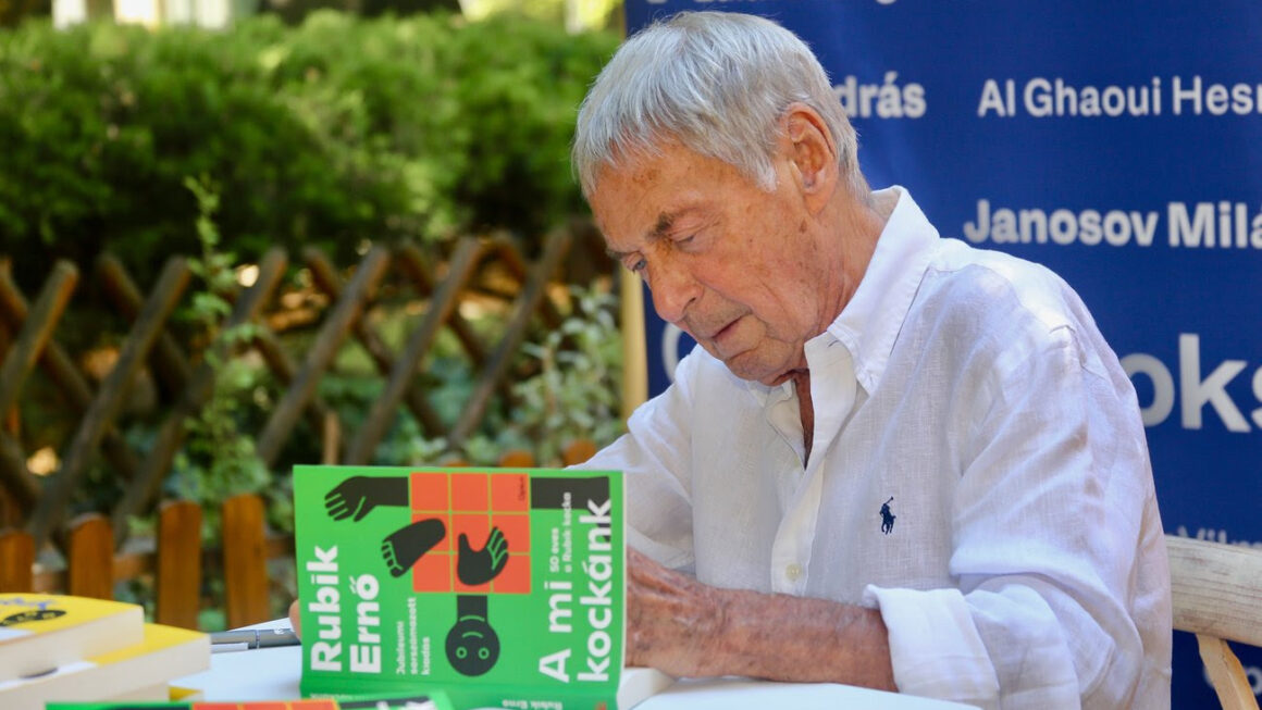 Rubik Ernő: A mi kockánk könyv a keddi Nyitányban