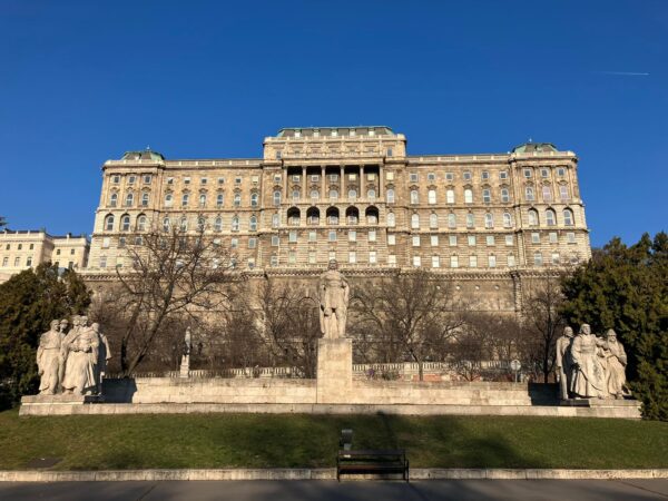 Széchényi-könyvestek – Új sorozat az Országos Széchényi Könyvtár-ban és Református Művészeti Iskolák IV. Kárpát-medencei Találkozója a pénteki Intermezzoban