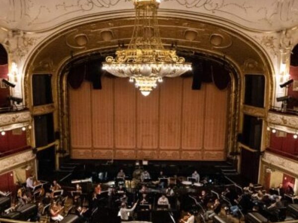 Fesztivállal ünnepel a 20 éves Versünnep Alapítvány a csütörtöki Intermezzoban