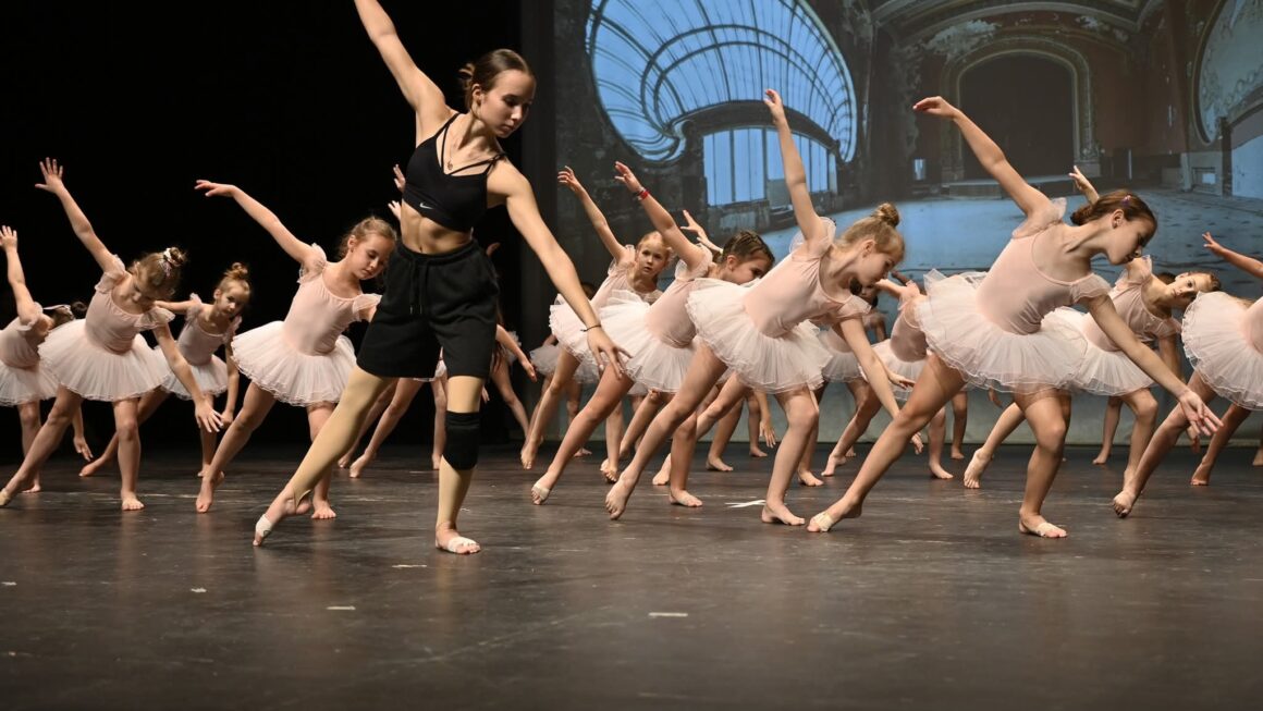 Schubert-Beethoven-est, „Milly álma” táncszínházi előadás és Essentia Artis a pénteki Nyitányban