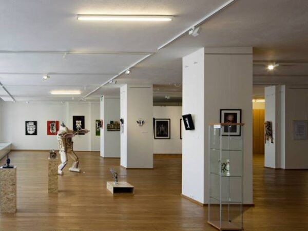 Több mint tíz éve fókuszban a független képzőművészet és A hangok művészete – A „Van Művészi Vénád?” verseny újra a Deák17-ben a pénteki Nyitányban